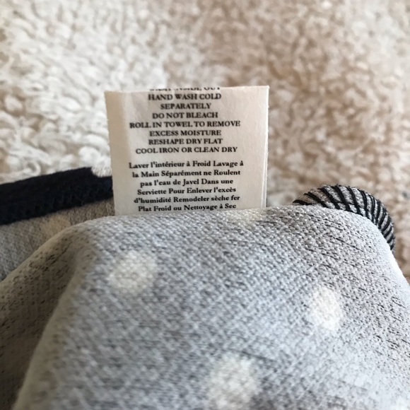 GREEN ENVELOPE polka dot top 3/4 sleeve with tie - Picture 6 of 7